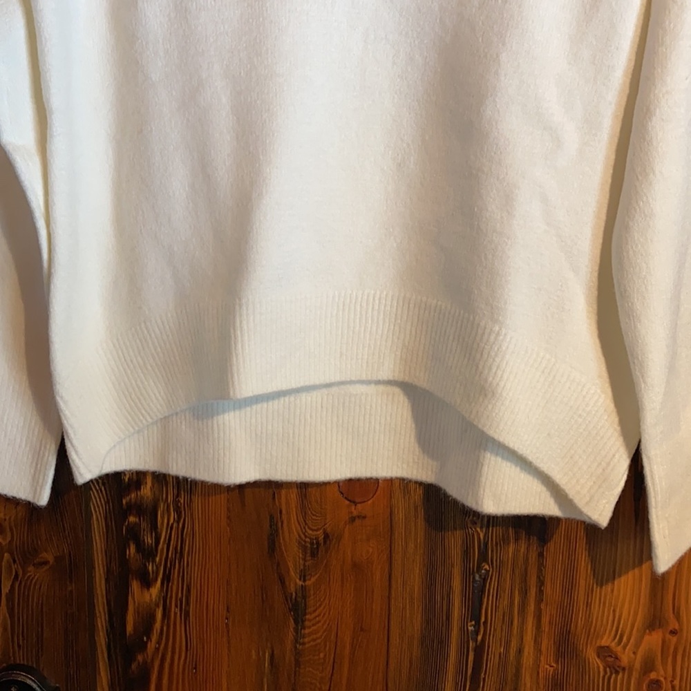 Wool Cashmere Blend V Neck Sweater - Picture 4 of 7